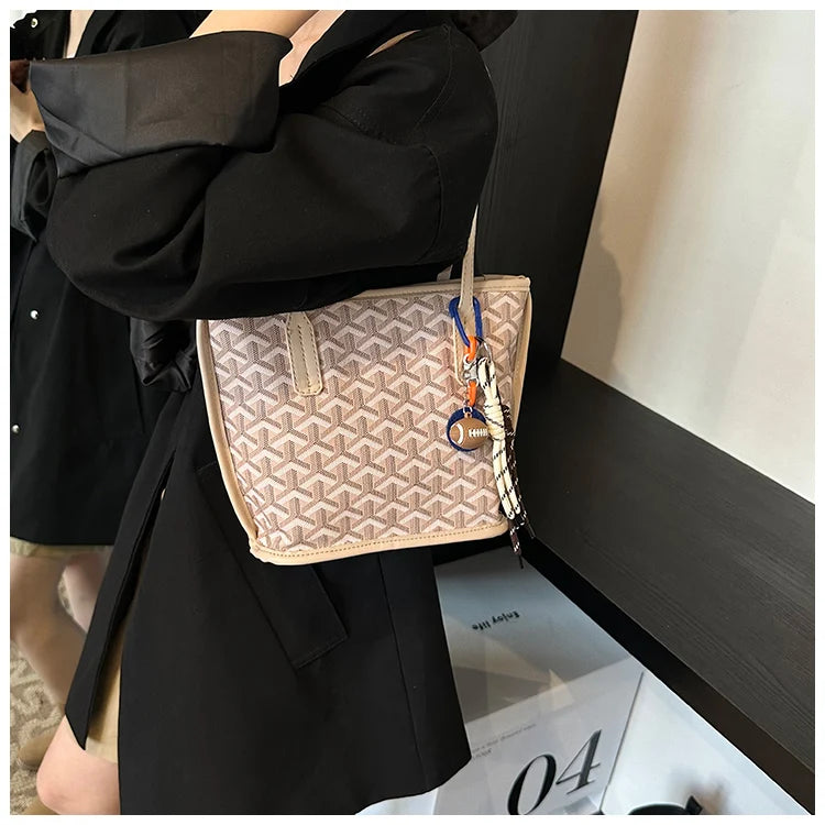 Ladies Tote Bags In Premium Leather, Fashionable Handbag Elegant Classic Style By Famous Brand Designer For Women