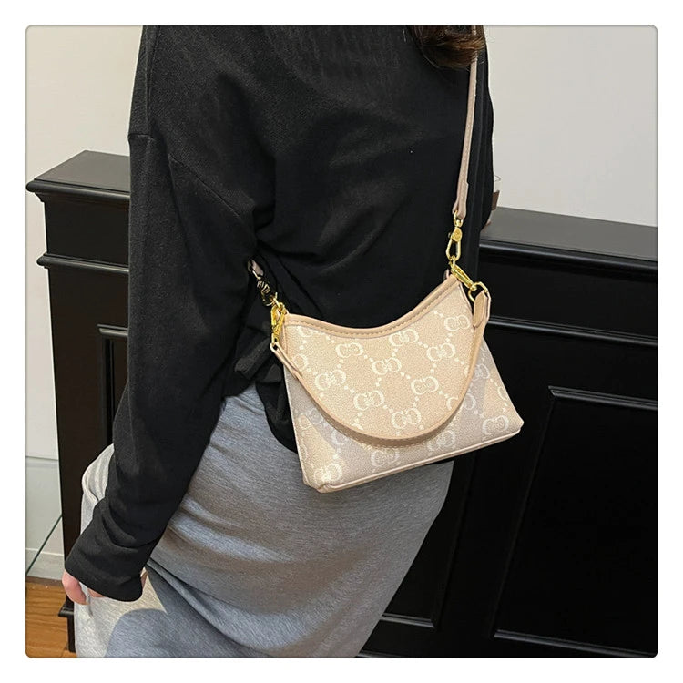 Elegant Women's Tote Bags By Luxury Brand, Leather Messenger Bag For Classic Style, Famous Designer Handbag