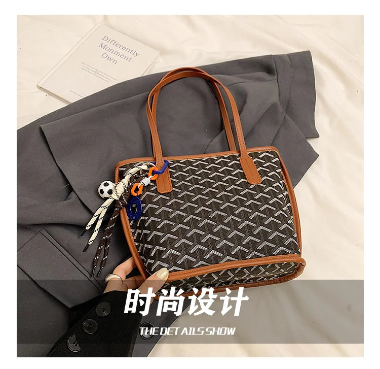 Ladies Tote Bags In Premium Leather, Fashionable Handbag Elegant Classic Style By Famous Brand Designer For Women