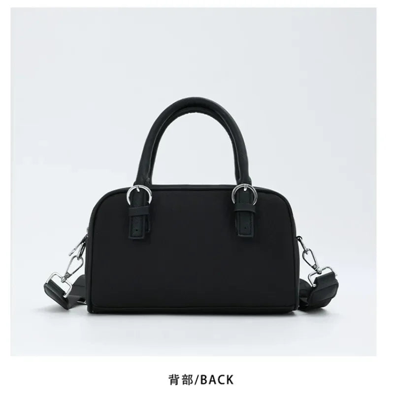Fashionable Women's Tote Bag in Premium Leather by Famous Designer Luxury Brand Popular Classic Elegant Ladies