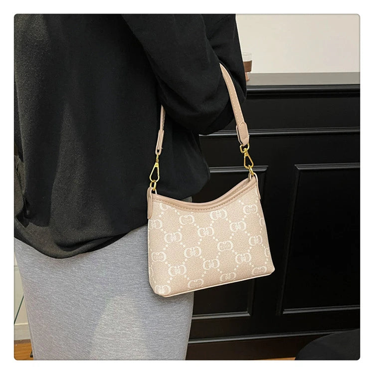 Elegant Women's Tote Bags By Luxury Brand, Leather Messenger Bag For Classic Style, Famous Designer Handbag