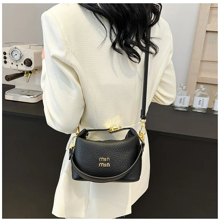 Elegant Minimalist Leather Shopper Bag For Women Featuring Large Capacity And Trendy Casual Crossbody