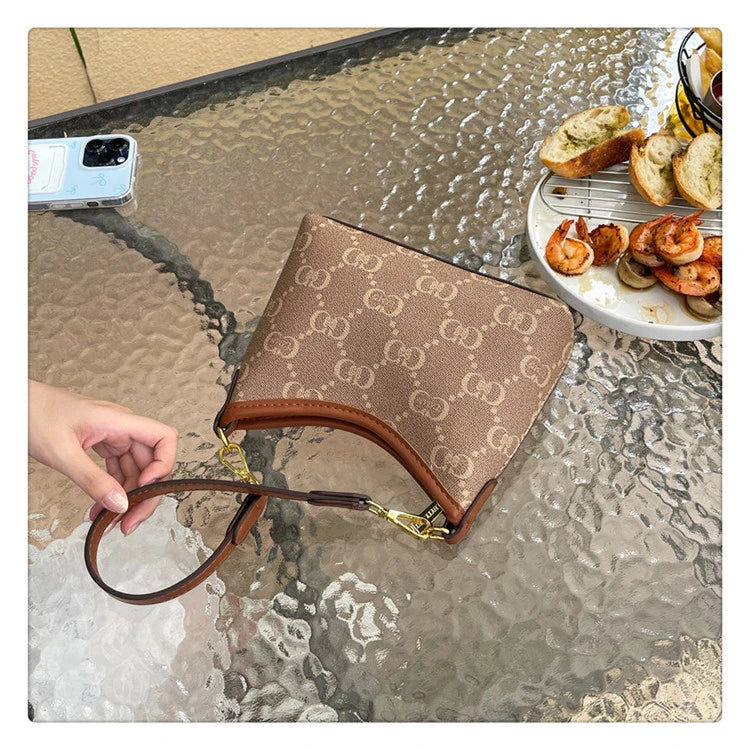 Elegant Women's Tote Bags By Luxury Brand, Leather Messenger Bag For Classic Style, Famous Designer Handbag
