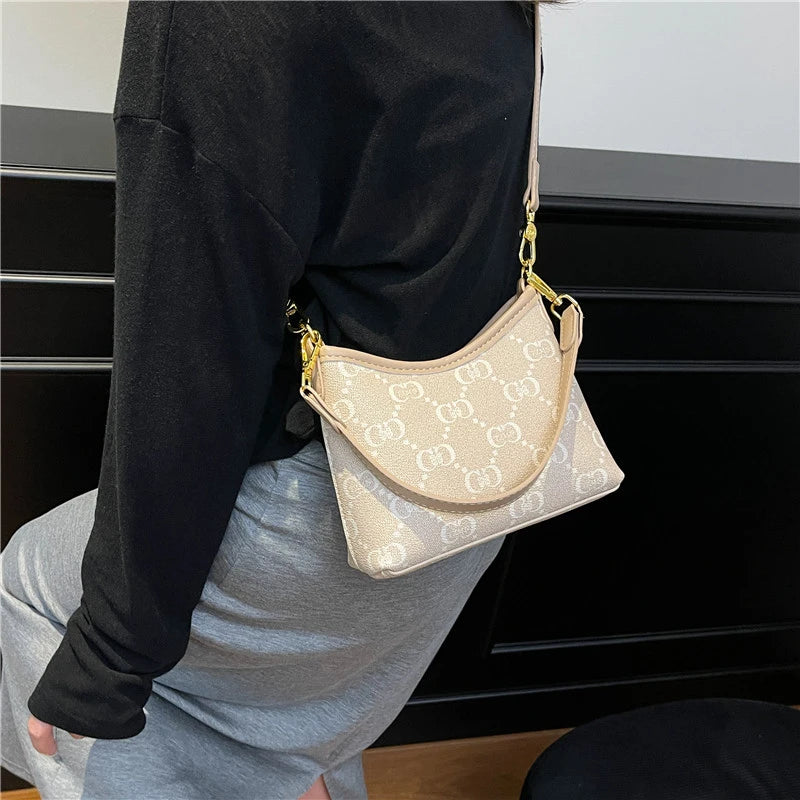 Elegant Women's Tote Bags By Luxury Brand, Leather Messenger Bag For Classic Style, Famous Designer Handbag