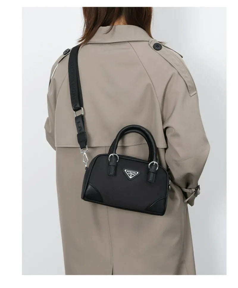 Fashionable Women's Tote Bag in Premium Leather by Famous Designer Luxury Brand Popular Classic Elegant Ladies